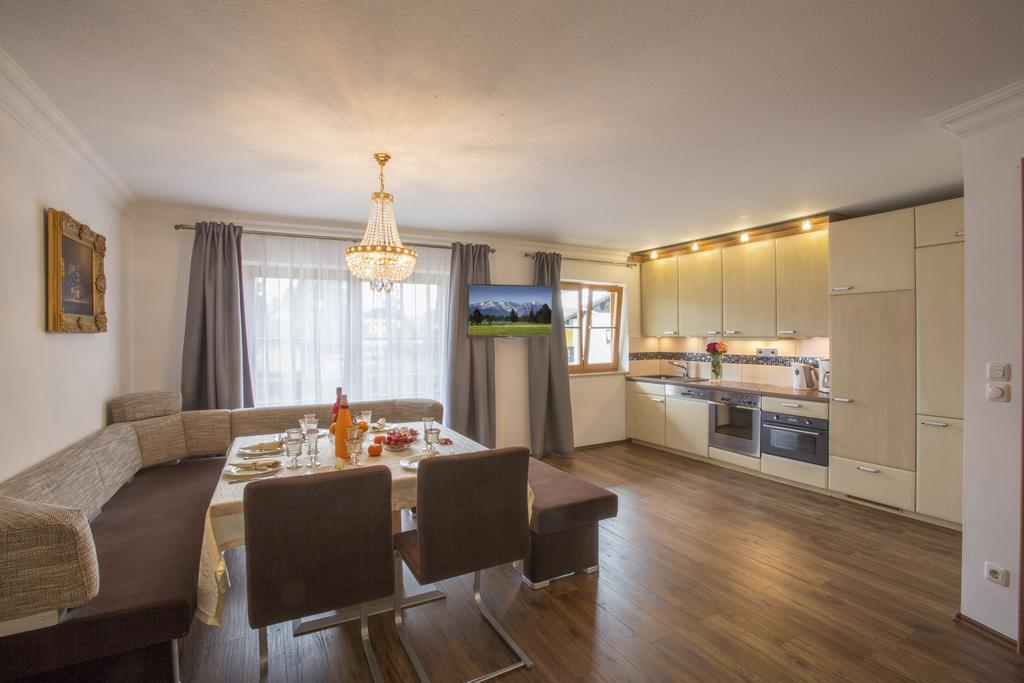 Golden Gapa Central Apartment 4 Гармиш-Партенкирхен Номер фото